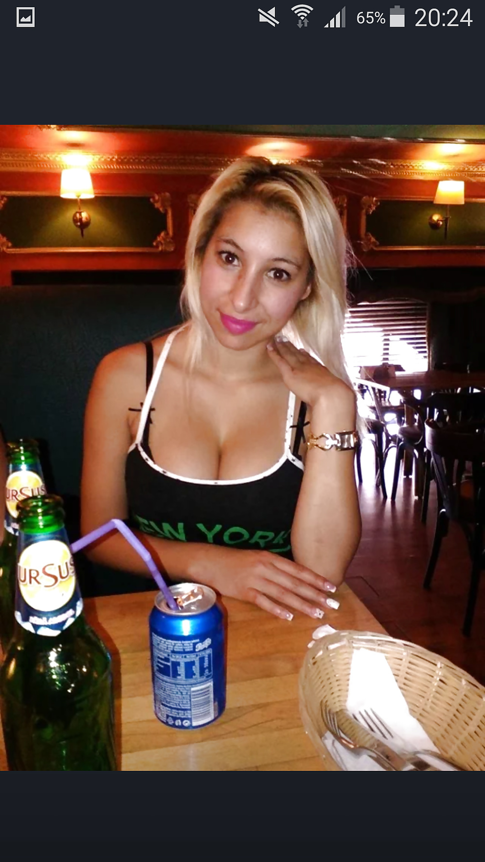 Superbe fille attend garçon imaginatif pour lui faire passer une belle nuit sans tabou